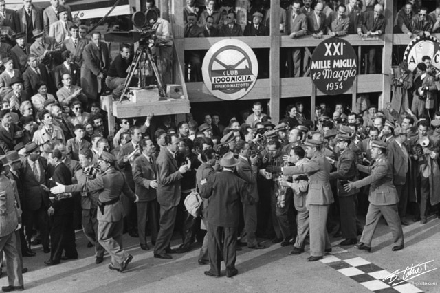 Ascari_1954_MilleMiglia_01_BC.jpg