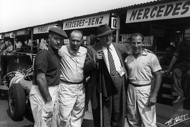 Fangio-Moss_1955_England_1_BC.jpg