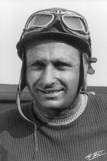 Fangio_1955_Italy_01_BC.jpg