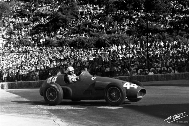 Trintignant_1955_Monaco_04_BC.jpg