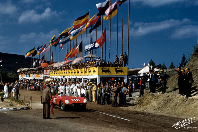 Castelotti_1955_Targa_03_BC.jpg