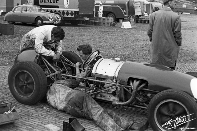 Lotus12_1958_Holland_01_BC.jpg