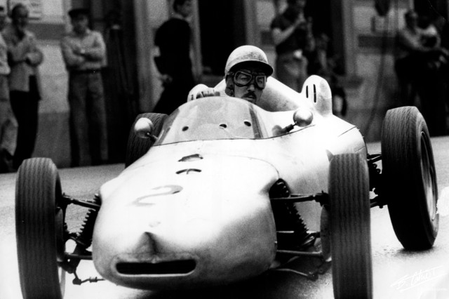 Bonnier_1961_Monaco_01_BC.jpg