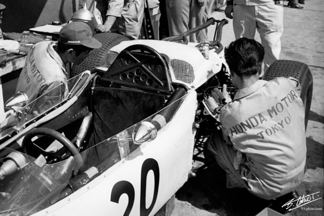 Honda_1964_Germany_03_BC.jpg