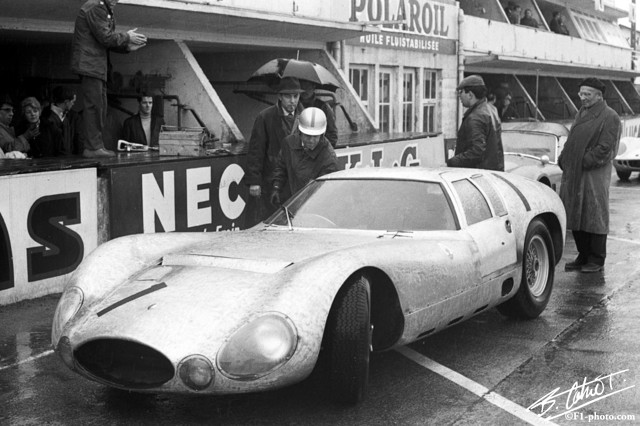 Trintignant-Simon_1964_LeMans-Test_02_BC.jpg