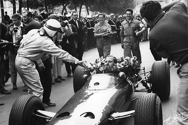 Hill-G_1965_Monaco_01_BC.jpg