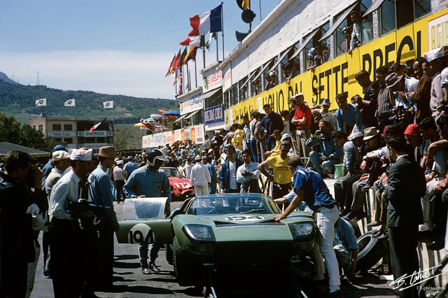 Bondurant-Whitmore_1965_Targa_01_BC.jpg