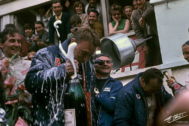 Gurney_1967_LeMans_04_BC.jpg