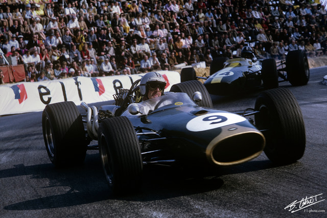 Hulme_1967_Monaco_03_BC.jpg