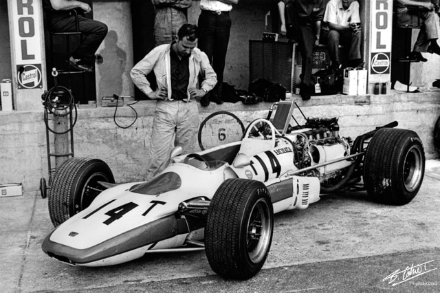 Honda_1968_France_01_BC.jpg