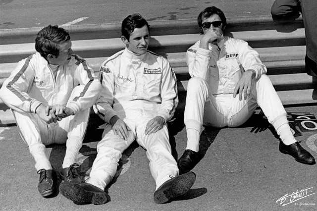 Ickx-Stewart-Courage_1968_Italy_01_BC.jpg