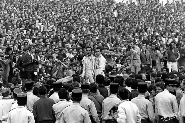 Ickx-Oliver_1969_LeMans_01_BC.jpg