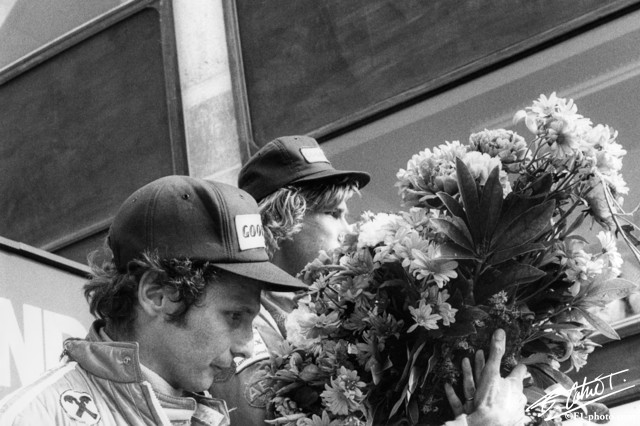 Hunt-Lauda_1975_Holland_03_BC.jpg