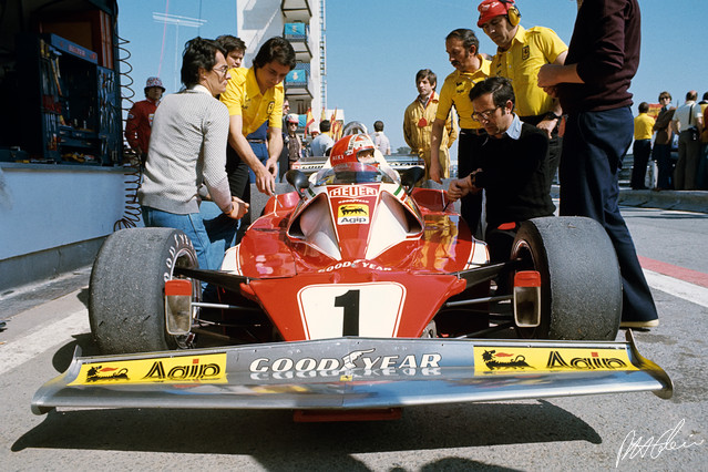 Lauda_1976_Spain_02_PHC.jpg
