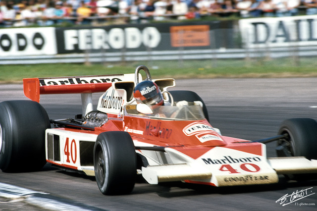 Villeneuve-G_1977_England_01_BC.jpg