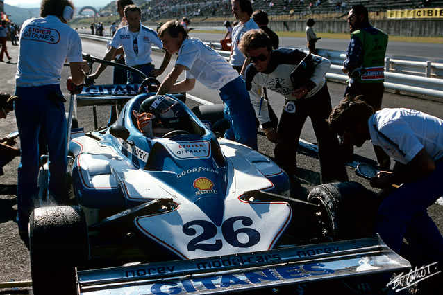 Laffite_1977_Japan_02_BC.jpg