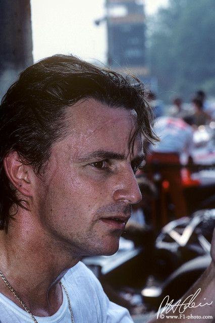 Arnoux_1982_Italy_06_PHC.jpg