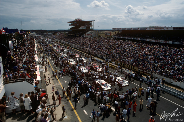 Start_1982_LeMans_01_PHC.jpg