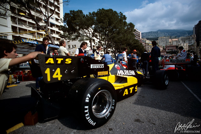 Winkelhock_1984_Monaco_02_PHC.jpg