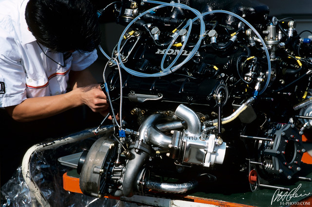 Engine-Honda_1988_Hungary_01_PHC.jpg