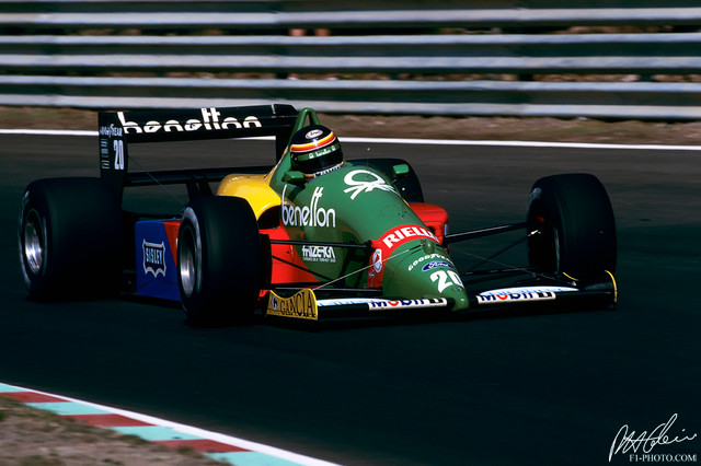 Boutsen_1988_Portugal_01_PHC.jpg