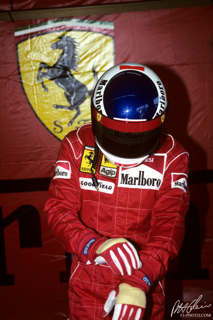 Alesi_1991_USA_02_PHC.jpg