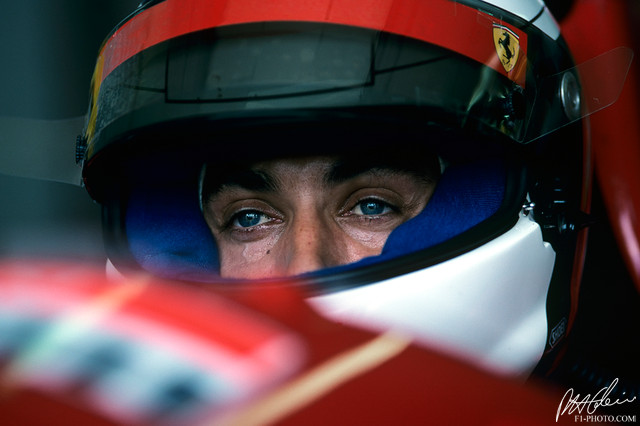 Alesi_1994_France_01_PHC.jpg