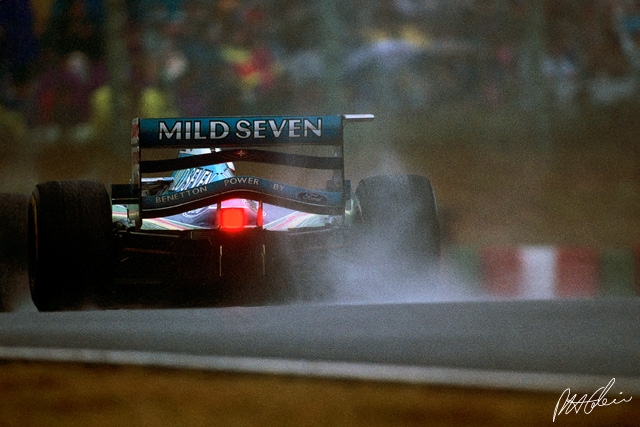 Schumacher_1994_Japan_02_PHC.jpg