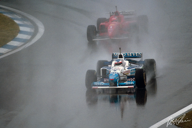 Alesi-Schumacher_1996_Japan_01_PHC.jpg