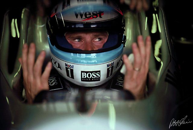 Hakkinen_1997_Italy_01_PHC.jpg