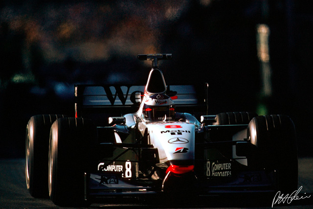 Hakkinen_1998_Australia_01_PHC.jpg