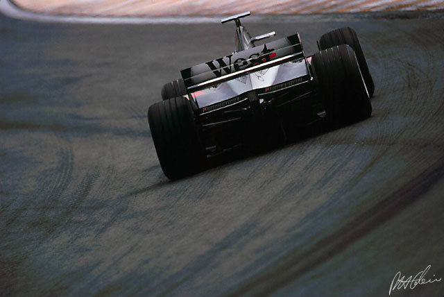 Hakkinen_1998_Brazil_02_PHC.jpg