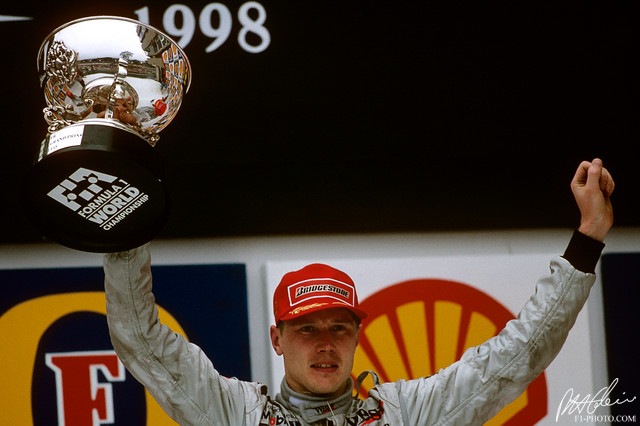 Hakkinen_1998_Brazil_05_PHC.jpg