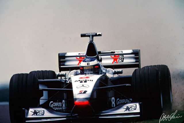 Hakkinen_1998_England_01_PHC.jpg