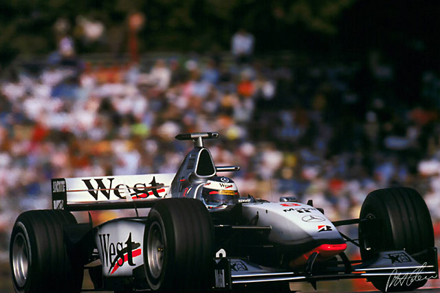 Hakkinen_1998_Imola_01_PHC.jpg