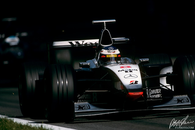 Hakkinen_1998_Italy_04_PHC.jpg