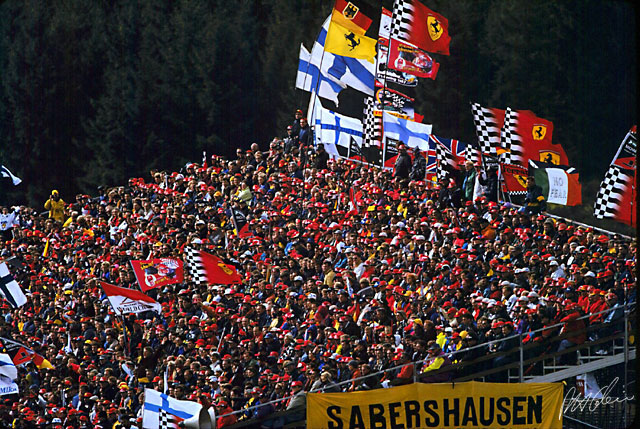 Crowd_1998_Nurburgring_01_PHC.jpg