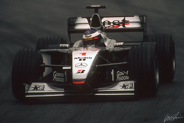 Hakkinen_1999_Brazil_01_PHC.jpg