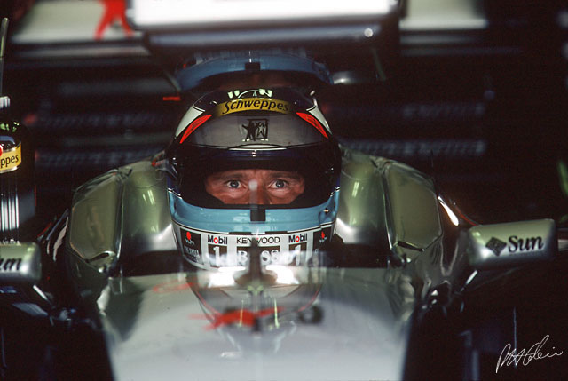 Hakkinen_1999_England_01_PHC.jpg