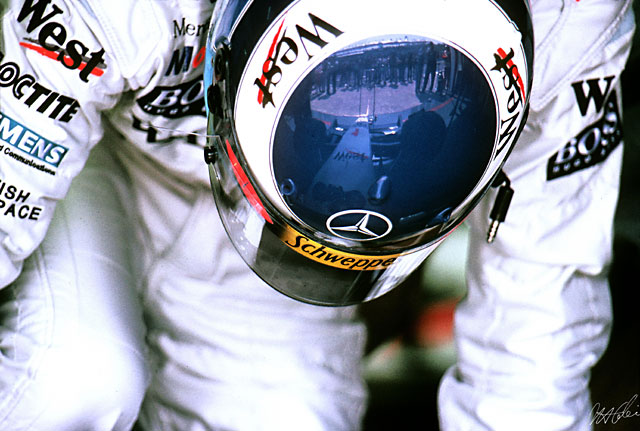 Hakkinen_1999_Imola_03_PHC.jpg