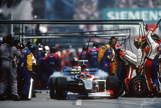 Villeneuve_1999_Spain_02_PHC.jpg