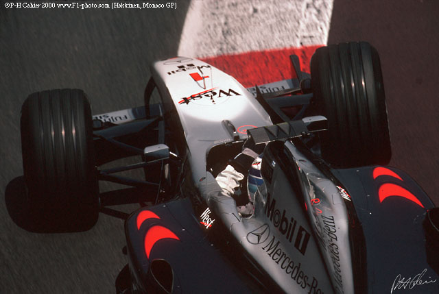 Hakkinen_2000_Monaco_02_PHC.jpg