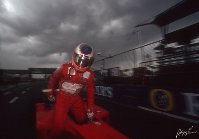 Barrichello_2001_England_01_PHC.jpg