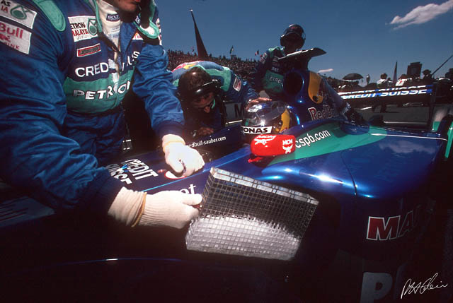 Heidfeld_2001_France_01_PHC.jpg