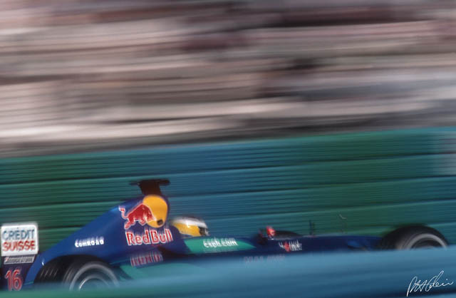 Heidfeld_2001_France_02_PHC.jpg