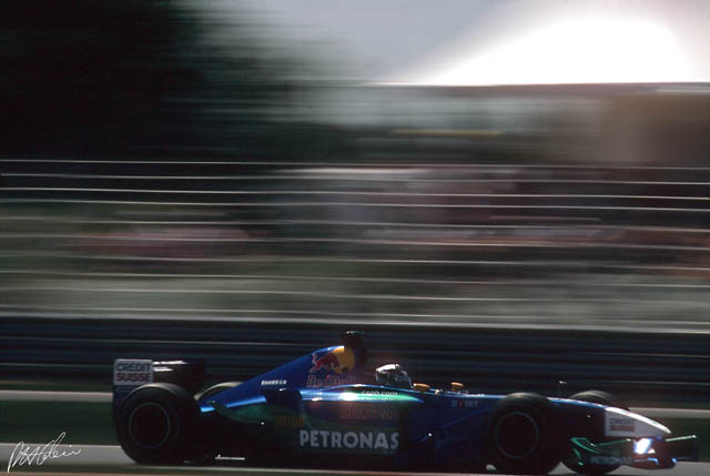 Raikkonen_2001_France_01_PHC.jpg