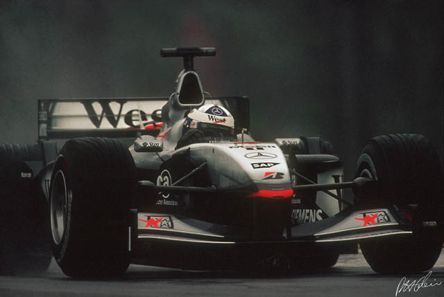 Coulthard_2001_Imola_01_PHC.jpg