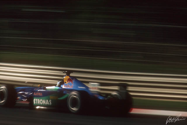 Raikkonen_2001_Italy_01_PHC.jpg