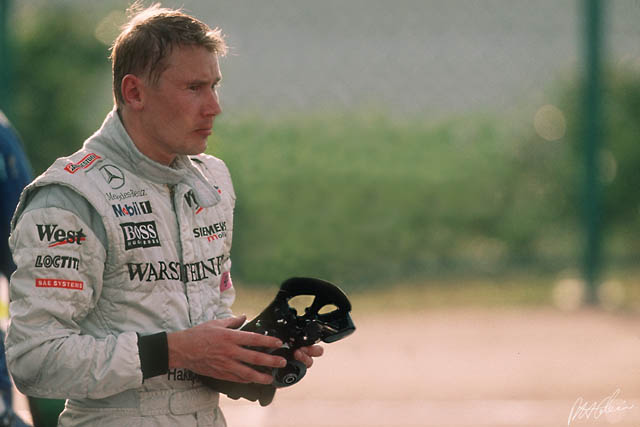 Hakkinen_2001_Japan_01_PHC.jpg