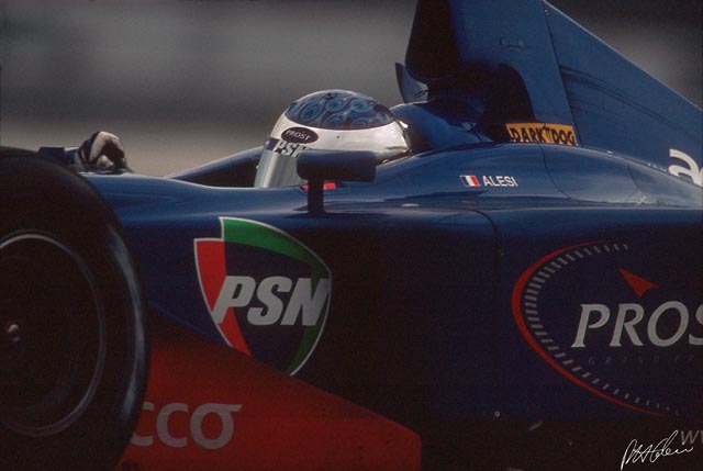 Alesi_2001_Malaysia_01_PHC.jpg